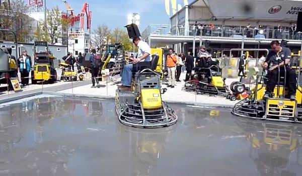 Mesin Trowel Beton untuk Finishing Lantai Beton Mesin Trowel Beton untuk Finishing Lantai Beton